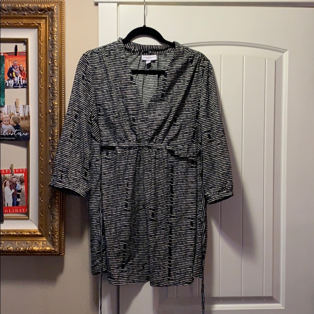 Black and white maternity work top